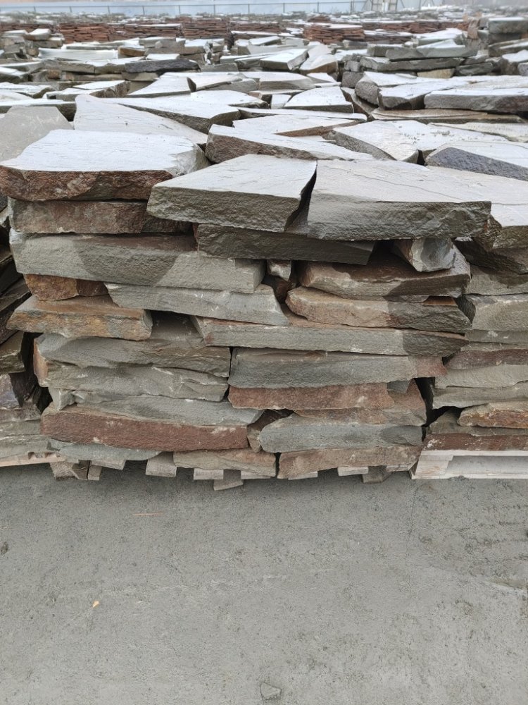 Плитняк песчаник серо-зелёный для мощения 60-65 мм купить в Югорске