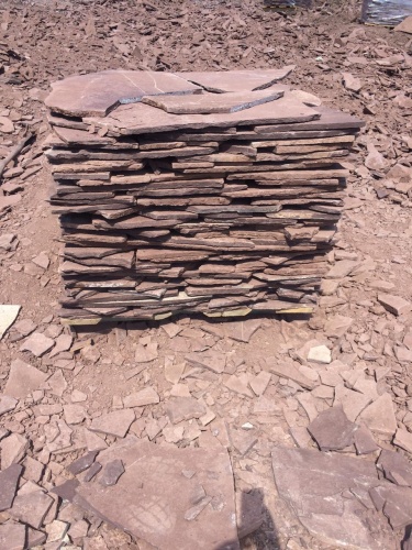 Плитняк лемезит бордовый для цоколя 1,5-2 см купить в Югорске