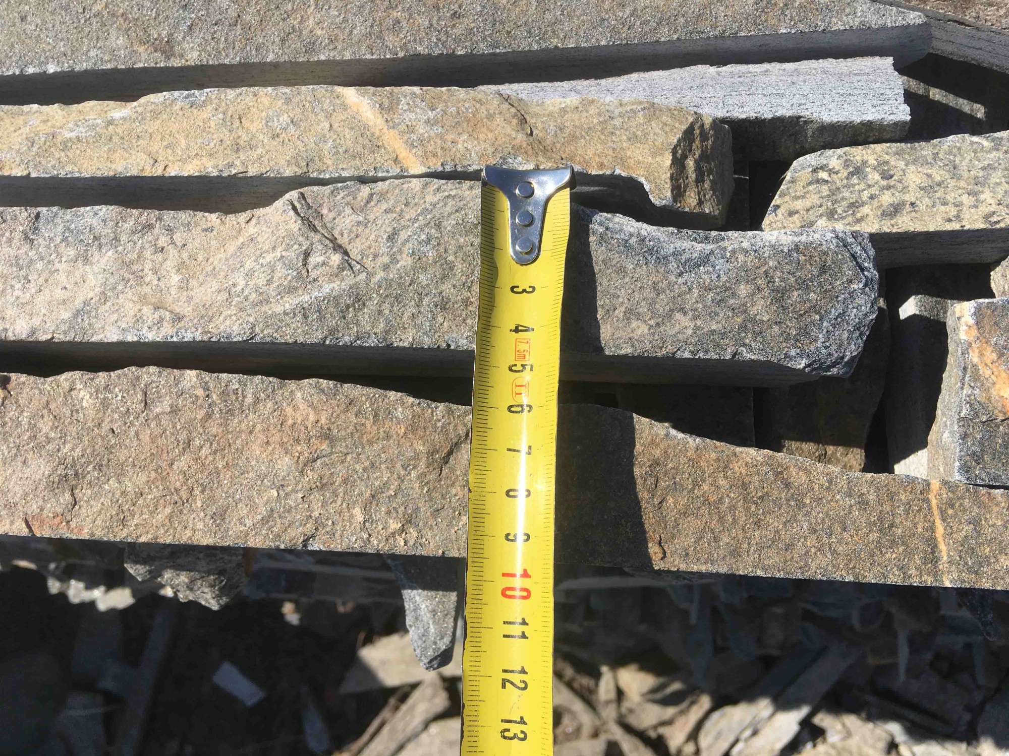 Горбушка златолит мультиколор для облицовки купить в Югорске