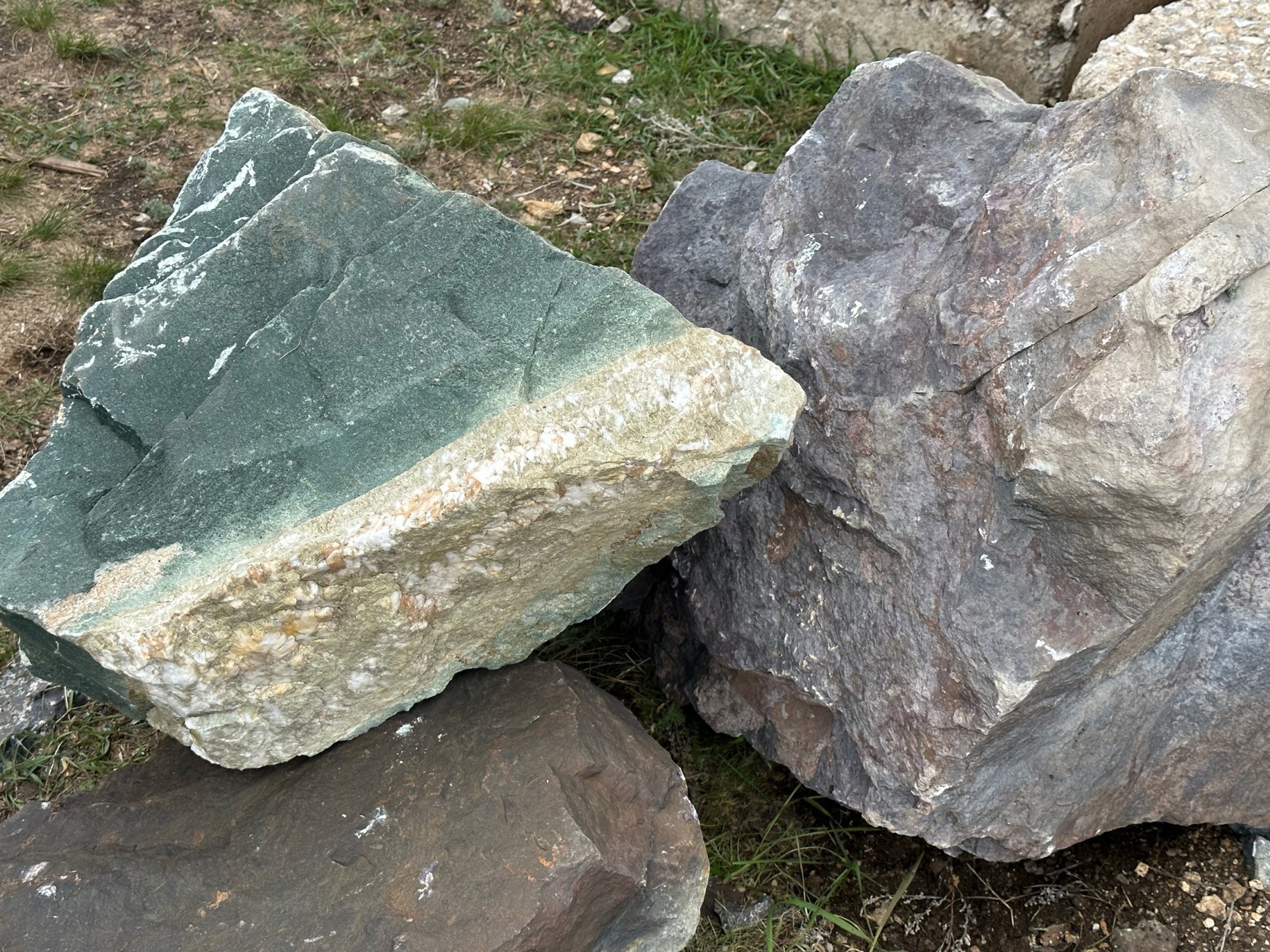 Камни для ландшафтного дизайна зелёные 10-60 килограмм купить в Югорске