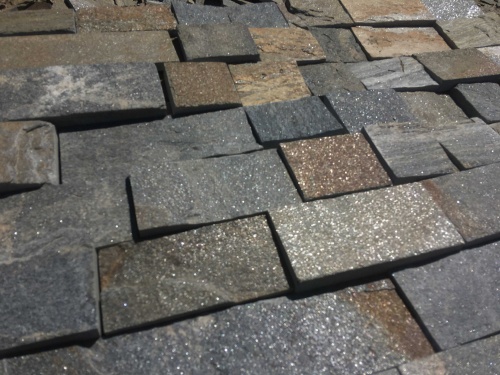 Плитка пилёная златолит Уральский для цоколя, отмостки купить в Югорске