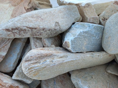 Златолит жёлтый, жёлто-зелёный глыбки и валуны для ланшафтного дизайна купить в Югорске