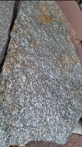 Плитняк златолит серебристый для цоколя, отмостки купить в Югорске