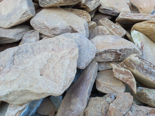 Златолит жёлтый, жёлто-зелёный глыбки и валуны для ланшафтного дизайна купить в Югорске