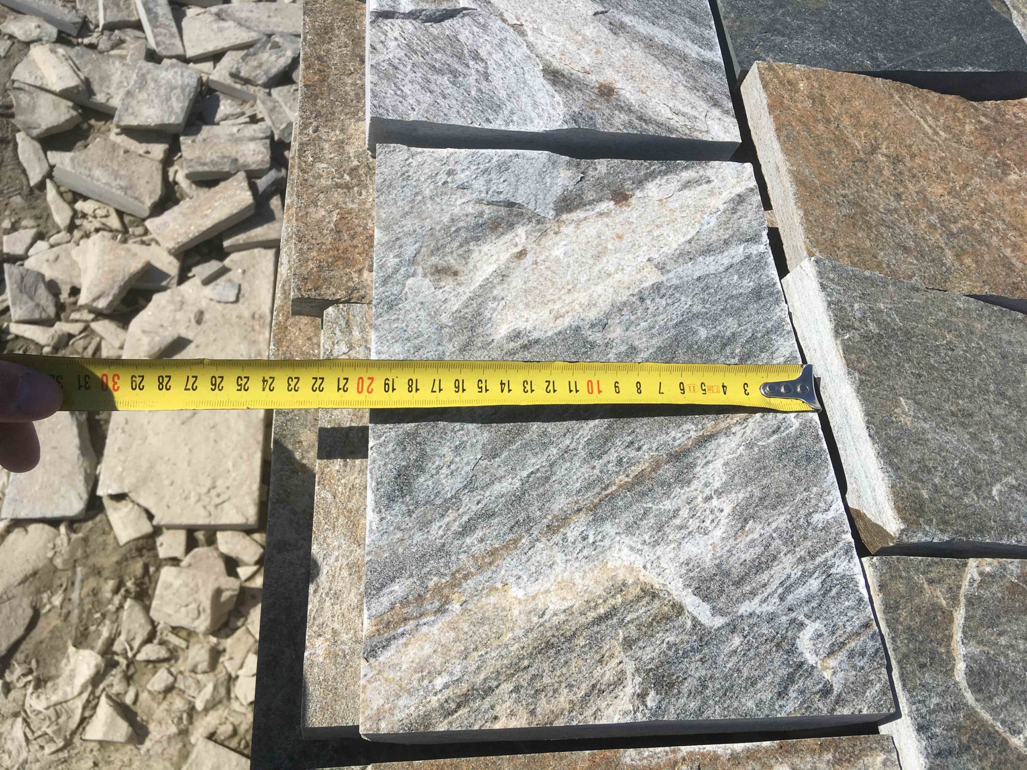 Плитка пилёная златолит Уральский для фасада купить в Югорске