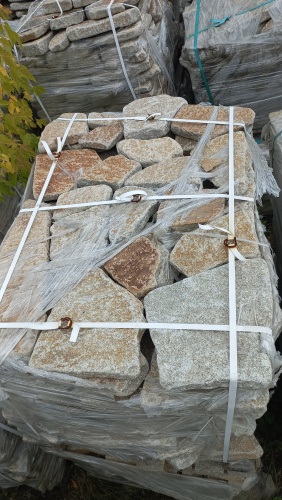 Плитняк галтованный гранитный для ландшафтного дизайна купить в Югорске